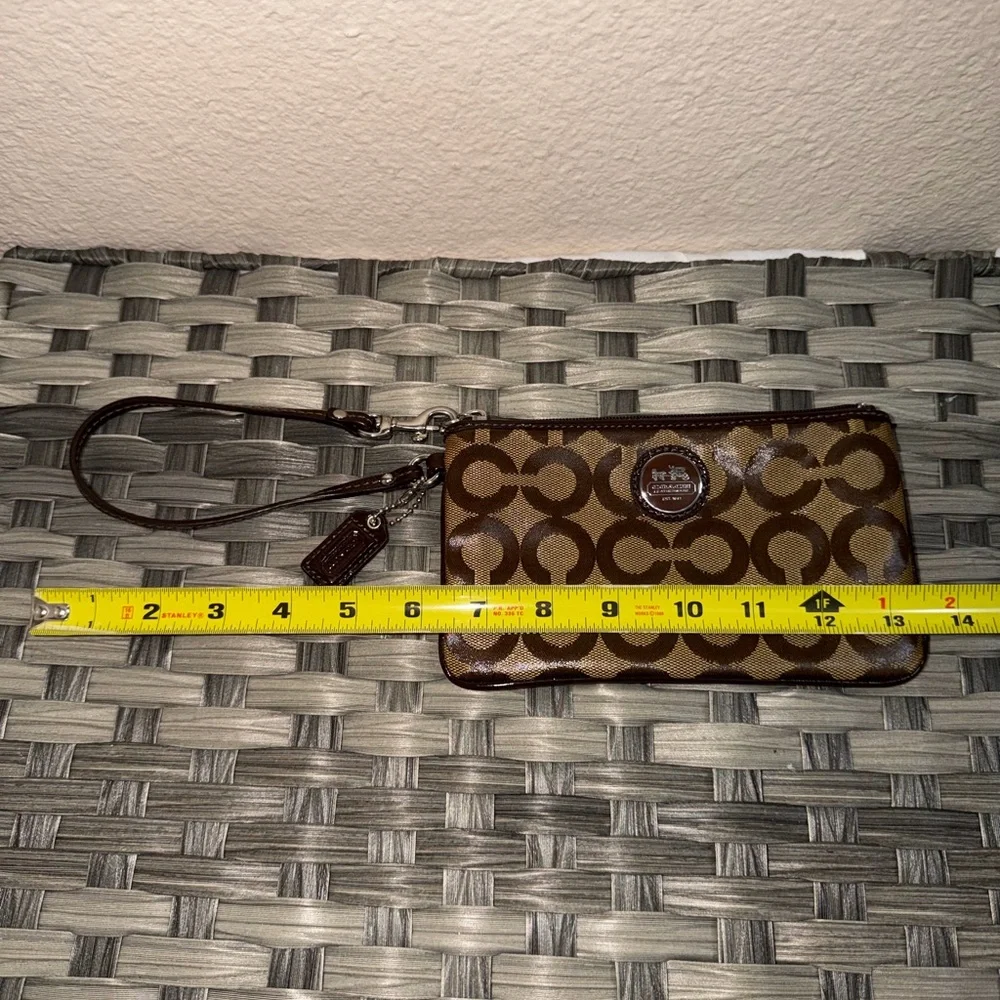 Coach Signature C Jacquard Wristlet Clutch Brown Tan Leather Trim - Picture 10 of 14